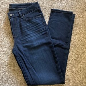 PAIGE Transcend Skyline Skinny Jean